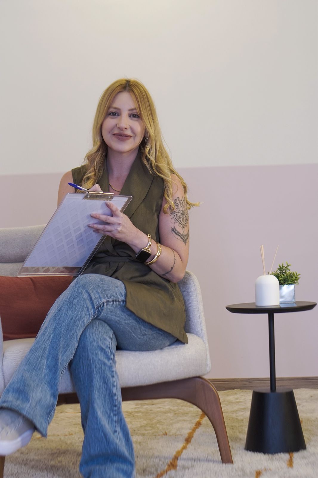 Larissa Dalenogare, psicóloga em Porto Alegre, CRP 07/24206, especializada em Terapia Cognitivo-Comportamental